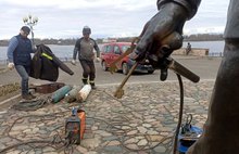 Рыбинской скульптуре Остапа Бендера вернули ключи от квартиры
