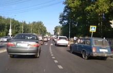 «Люди идут от Красноборской»: первый день перекрытия Заволжского моста в Ярославле вызвал коллапс