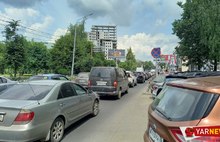 На Октябрьском мосту в Ярославле работает 9 человек