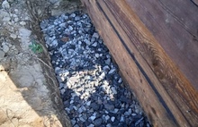 «Выстроил себе фундамент дома»: жители деревни под Ярославлем выследили похитителя гравия с дороги