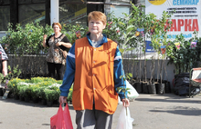 Жители Ярославля активно закупают саженцы плодовых деревьев и кустарников. Фоторепортаж