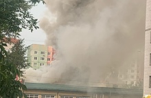 В Ярославле горит торговый центр «Лотос»: фото и видео