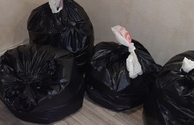 В Ярославле квартирант оставил хозяевам комнаты 500 банок с мочой
