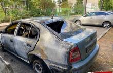«Бросили бутылку»: хозяева сгоревших автомобилей в Ярославле уверены в поджоге