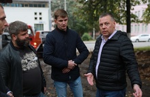 Михаил Евраев проверил ход ремонта проблемных дворов в Ярославле 