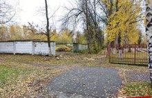 В Ярославле расчищают свободный участок у воинского мемориального кладбища