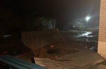 В Ярославской области ураганный ветер сорвал крышу многоквартирного дома