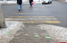 Власти Ярославля признали неудачным эксперимент со светящейся плиткой на пешеходных переходах