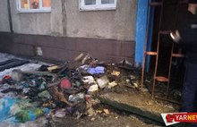 «Оделись и ушли на балкон»: в ярославской многоэтажке полыхал мусоропровод
