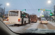 В Ярославле пассажирка пострадала в ДТП троллейбуса и автобуса