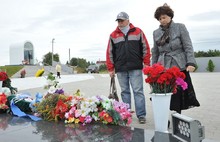 Родители хоккеиста Ивана Ткаченко почтили память сына в Туношне Ярославской области. Фото