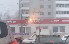 В Ярославле вспыхнули троллейбусные провода