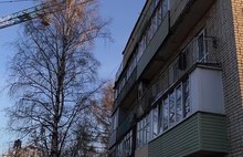 «Кран кружит над детьми»: ярославцы жалуются на строителей элитной высотки