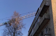 «Кран кружит над детьми»: ярославцы жалуются на строителей элитной высотки