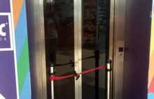 В ярославском торговом центре лифт придавил человека