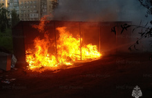 В Ярославле ночью сожгли три контейнерные площадки подряд