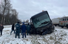 Под Переславлем автобус с детьми попал в смертельное ДТП