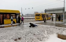 Пешеходные дорожки в Ярославле превращаются в катки