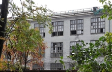 В Ярославле продолжаются работы по сносу производственных корпусов бывшего Ярославского завода топливной аппаратуры. С фото