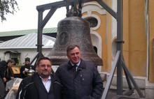 В Ярославской области освятили 1000-пудовый колокол для Новоспасского монастыря