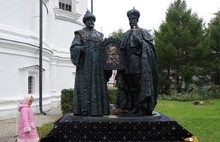 В Ярославской области освятили 1000-пудовый колокол для Новоспасского монастыря