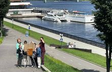 Семья с 11 приемными детьми нарисовала ярославскую Набережную