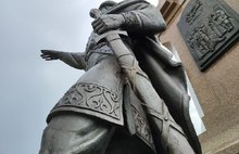 Основателю Ярославля приварили обломок меча