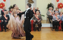 В Ярославле счастливые семейные пары поздравили с юбилеем свадеб. Фоторепортаж