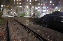 «План по травмам обеспечен»: в ярославском дворе потеряли подрядчика