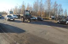 В Ярославской области иномарка столкнулась с трактором