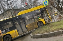 Появилось видео ДТП с участием автобуса в Ярославле