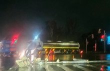 В Ярославле устраняют последствия ночного урагана