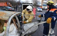 В Переславле сотрудники МЧС «спасали водителя, попавшего в аварию»
