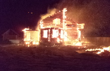 В Ярославской области горел двухэтажный строящийся дом
