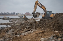 Со дна Волги в Рыбинске вывезли 160 тонн советского бетона