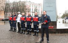 Энергетики доставили частицу Вечного огня к мемориалу в Ярославле