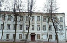Здание в центре Ярославля перестроят под гостиницу с мансардным этажом