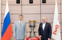 Глава РЖД наградил главного тренера и президента «Локомотива»