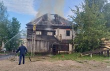 При пожаре в ярославской двухэтажке погибли собака и три кошки