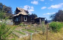 В ярославской деревне дом сгорел из-за удара молнии