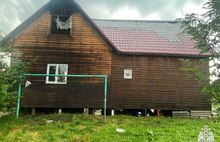 Под Ярославлем два строения сгорели из-за удара молнии