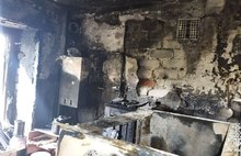 Из горевшей пятиэтажки в Угличе спасли 91-летнюю бабушку и дедушку 85 лет