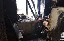 Из горевшей пятиэтажки в Угличе спасли 91-летнюю бабушку и дедушку 85 лет