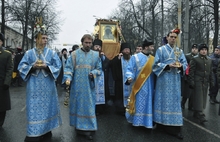 В Ярославле прошел традиционный Крестный ход в День народного единства и Иконы Казанской Божией Матери. Фоторепортаж