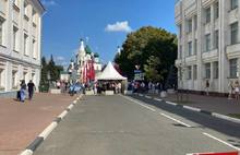 На Советской площади в Ярославле стартовал чемпионский парад