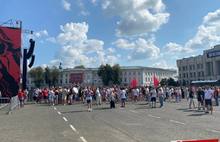 На Советской площади в Ярославле стартовал чемпионский парад