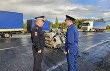 Появились фото и видео с места смертельной аварии под Переславлем