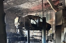 В МЧС назвали причину пожара в ярославской автомастерской