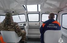 Ярославские спасатели помогли выпавшему из лодки рыбаку