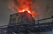 В Ярославле горела крыша бывшего завода «Лакокраска»